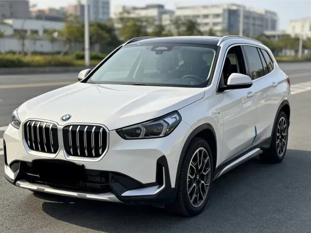 Фотография автомобиля — BMW X1