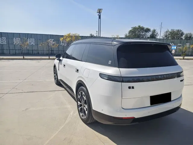 Lynk & Co 900 — Фото автомобиля 17
