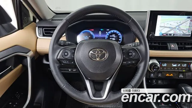 Toyota RAV4 — Фото автомобиля 12