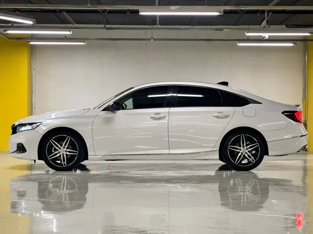 Honda Accord — Фото автомобиля 3