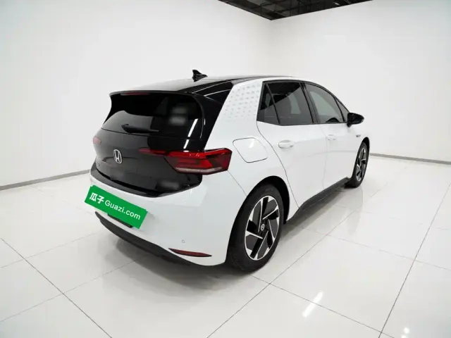 Volkswagen ID.3 — Фото автомобиля 6