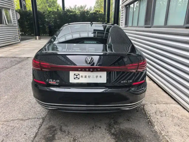 Volkswagen Passat — Фото автомобиля 5