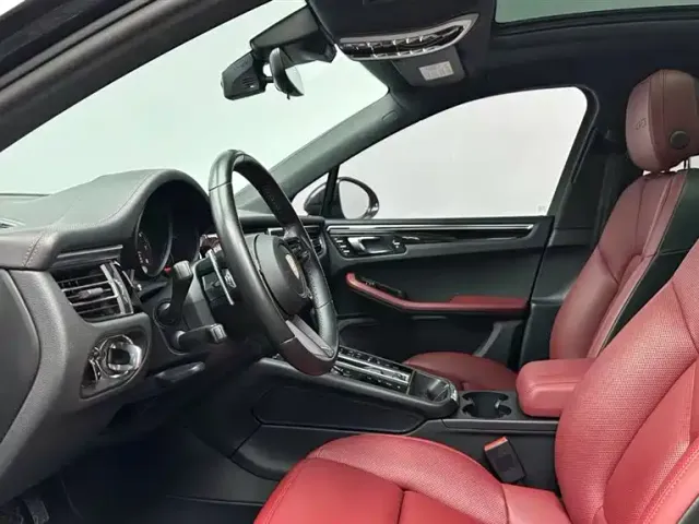 Porsche Macan — Фото автомобиля 11