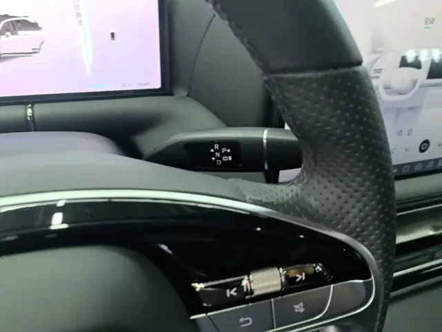 Xpeng G9 — Фото автомобиля 13