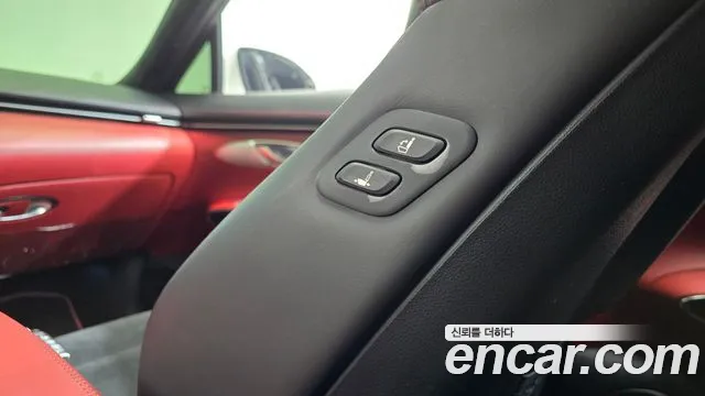 Genesis GV70 — Фото автомобиля 30