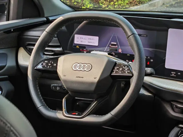Audi Q5L — Фото автомобиля 11