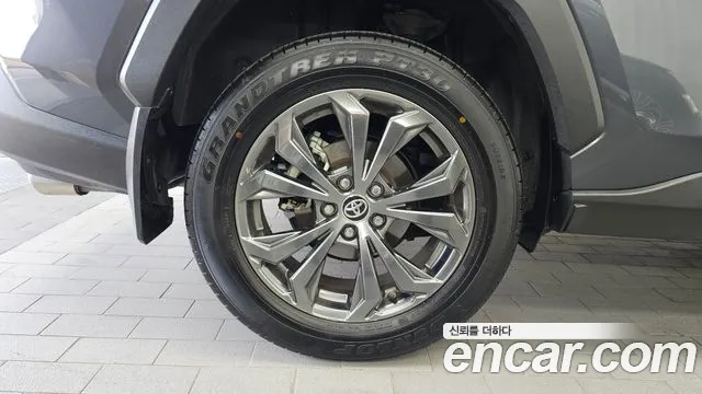 Toyota RAV4 5th Gen — Фото автомобиля 5