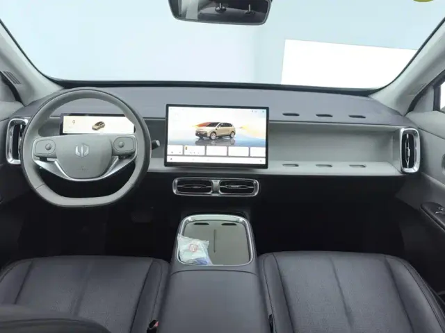 Leapmotor B10 — Фото автомобиля 12