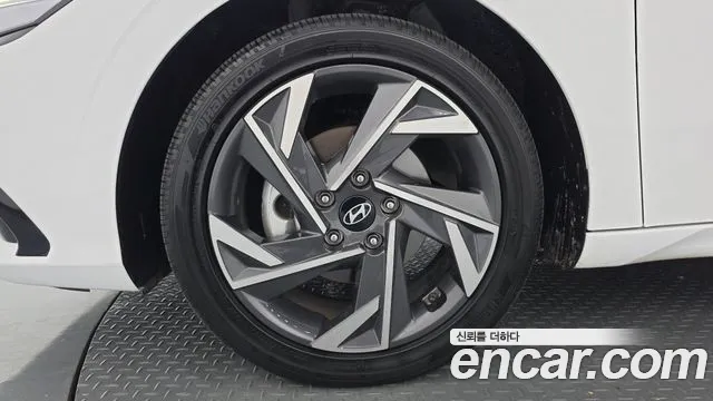 Hyundai Avante CN7 — Фото автомобиля 5
