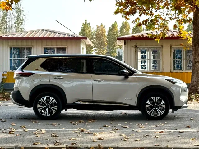 Nissan X-Trail — Фото автомобиля 4