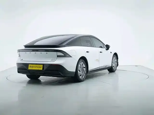 Xpeng P7+ — Фото автомобиля 3