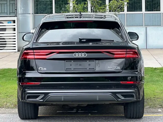 Audi Q8 — Фото автомобиля 5