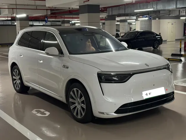 AITO Wenjie AITO M8 2025 Range Extender Max+ Edition 53.4kWh 5-seater — Фото автомобиля 3