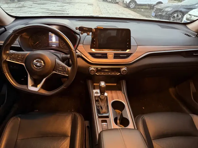 Nissan Teana — Фото автомобиля 10