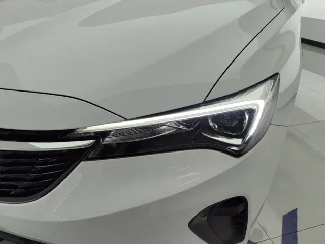 Buick Verano — Фото автомобиля 5