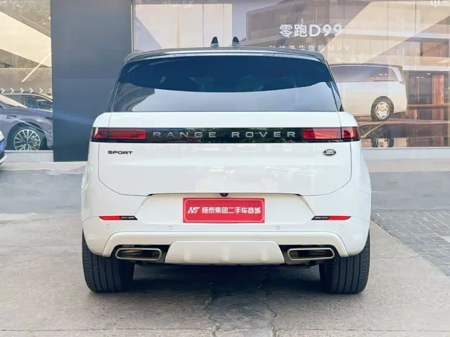 Land Rover Range Rover Sport — Фото автомобиля 5