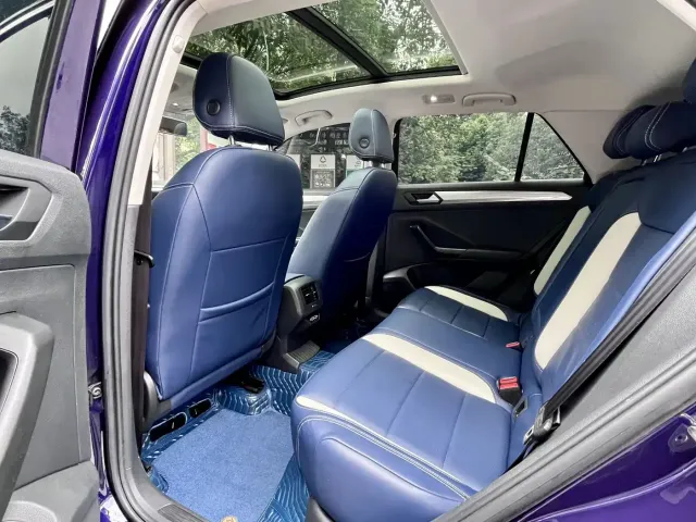 Volkswagen T-Roc — Фото автомобиля 8