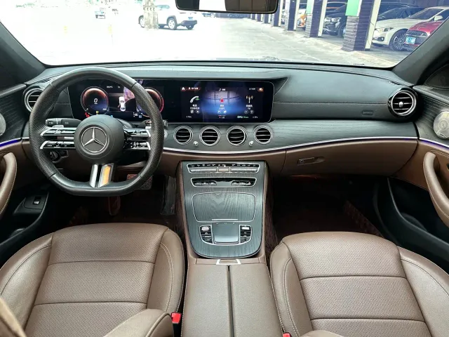 Mercedes-Benz E-Class — Фото автомобиля 10