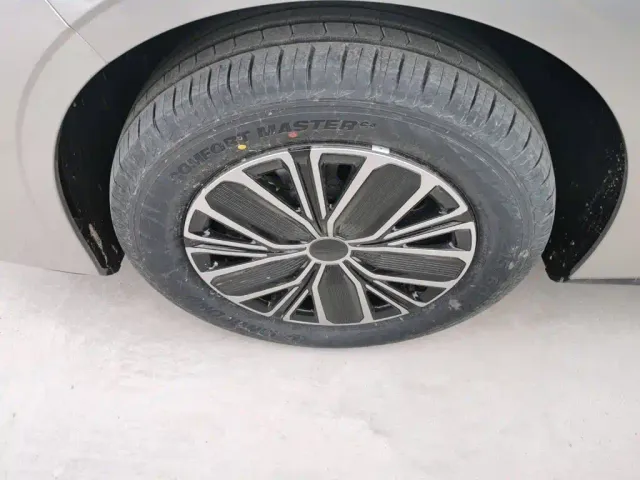 Geely Galaxy Stellar 6 — Фото автомобиля 24