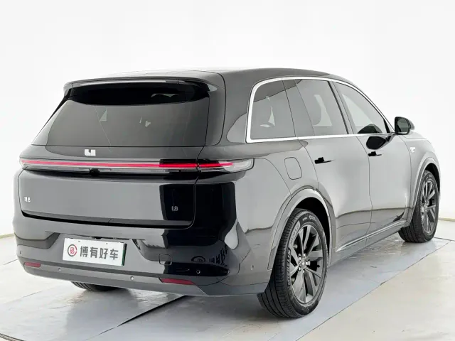 Li Auto L8 — Фото автомобиля 15