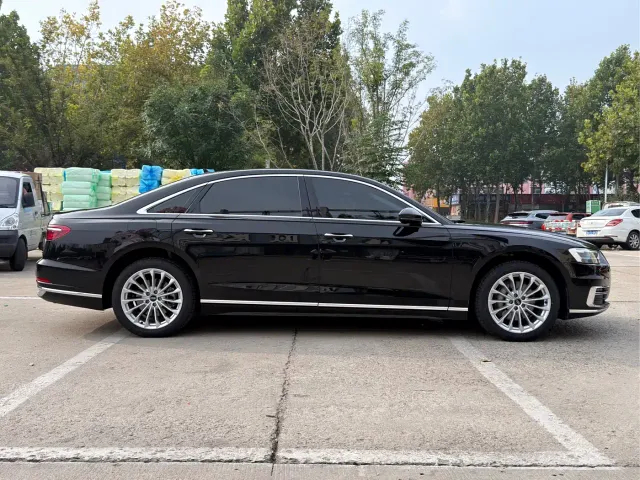 Audi A8 — Фото автомобиля 16