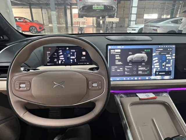 Xpeng G9 — Фото автомобиля 10