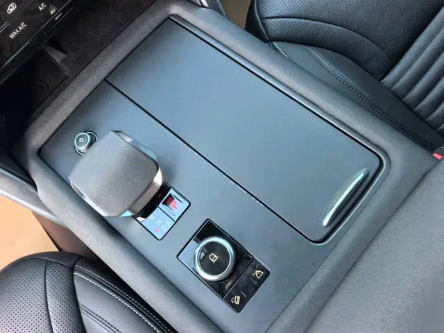 Land Rover Discovery — Фото автомобиля 12