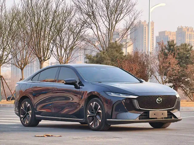 Mazda EZ-6 — Фото автомобиля 6