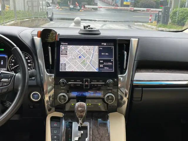 Toyota Vellfire — Фото автомобиля 20