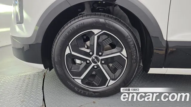 Kia Niro Generation 2 — Фото автомобиля 5