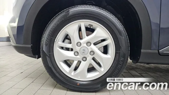 Hyundai Venue — Фото автомобиля 5