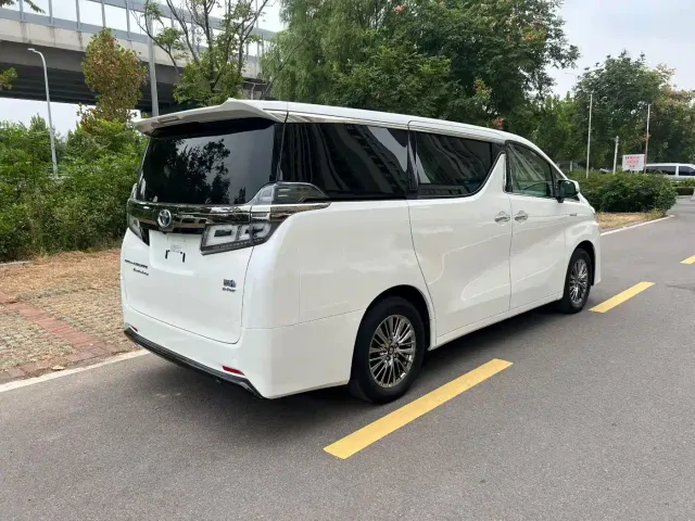 Toyota Vellfire — Фото автомобиля 3