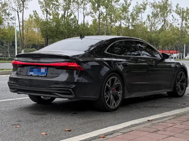 Audi A7L — Фото автомобиля 6