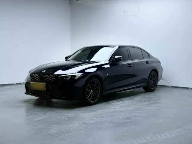 Фотография автомобиля — BMW 3 Series