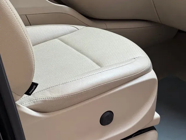 Mercedes-Benz V-Class — Фото автомобиля 25