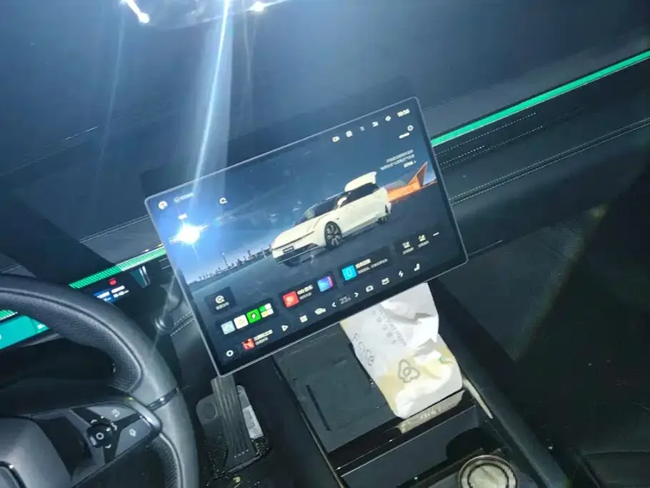 Lynk & Co Lynk & Co 10 EM-P 2025 Facelift 240 AWD Ultra — Фото автомобиля 13