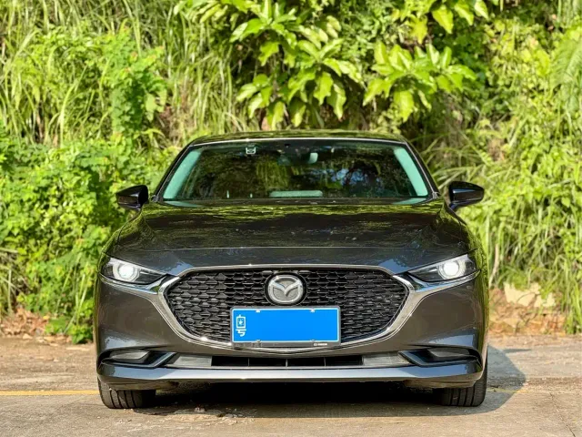 Mazda Axela — Фото автомобиля 2