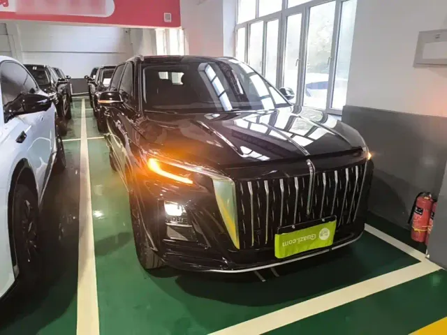 Hongqi HS3 PHEV — Фото автомобиля 3