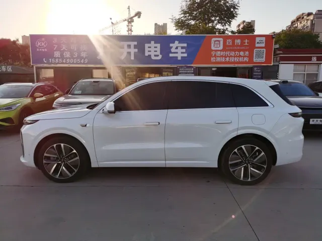 Li Auto L6 — Фото автомобиля 4