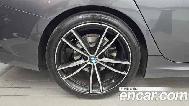 BMW 3-Series 3 серия (G20) 320i M Sport — Фото автомобиля 4
