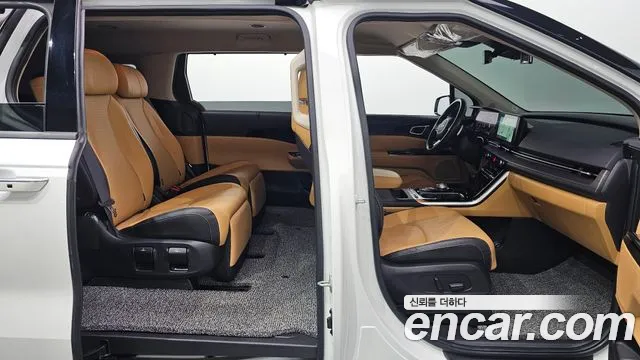 Kia Carnival Generation 4 — Фото автомобиля 13
