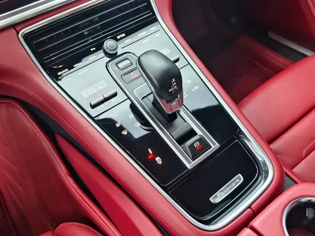 Porsche Panamera — Фото автомобиля 8