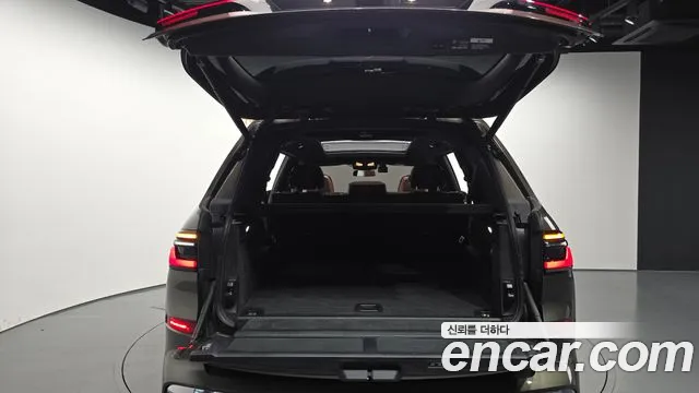 BMW X7 xDrive 40d M Sport 7 мест — Фото автомобиля 16