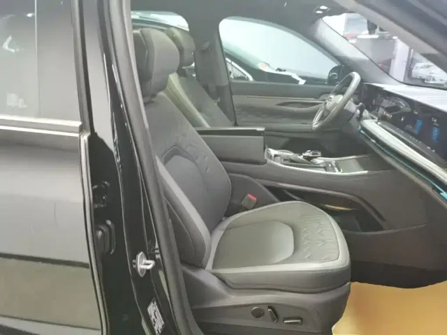 Ford Edge — Фото автомобиля 24