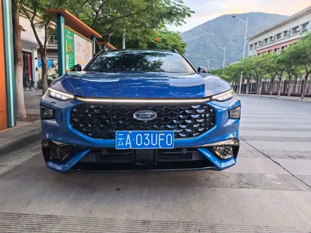 Ford EVOS — Фото автомобиля 3