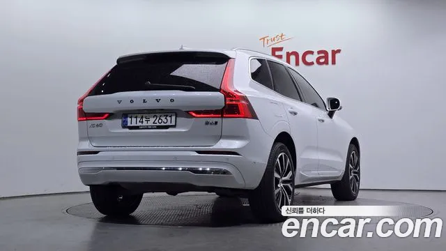 Вольво XC60 — Фото автомобиля 2