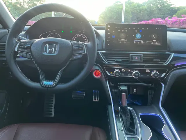 Honda Accord — Фото автомобиля 14