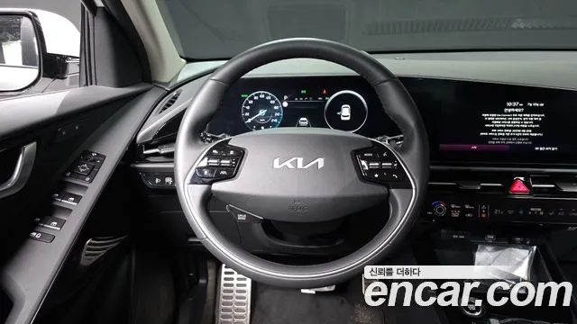 Kia Niro The All New Niro Signature — Фото автомобиля 11