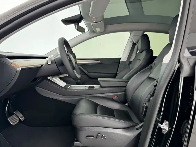 Tesla Model Y — Фото автомобиля 7