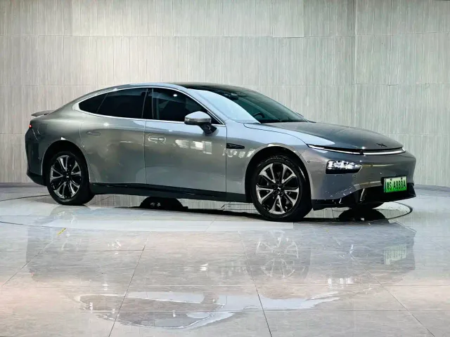 Xpeng P7 — Фото автомобиля 2